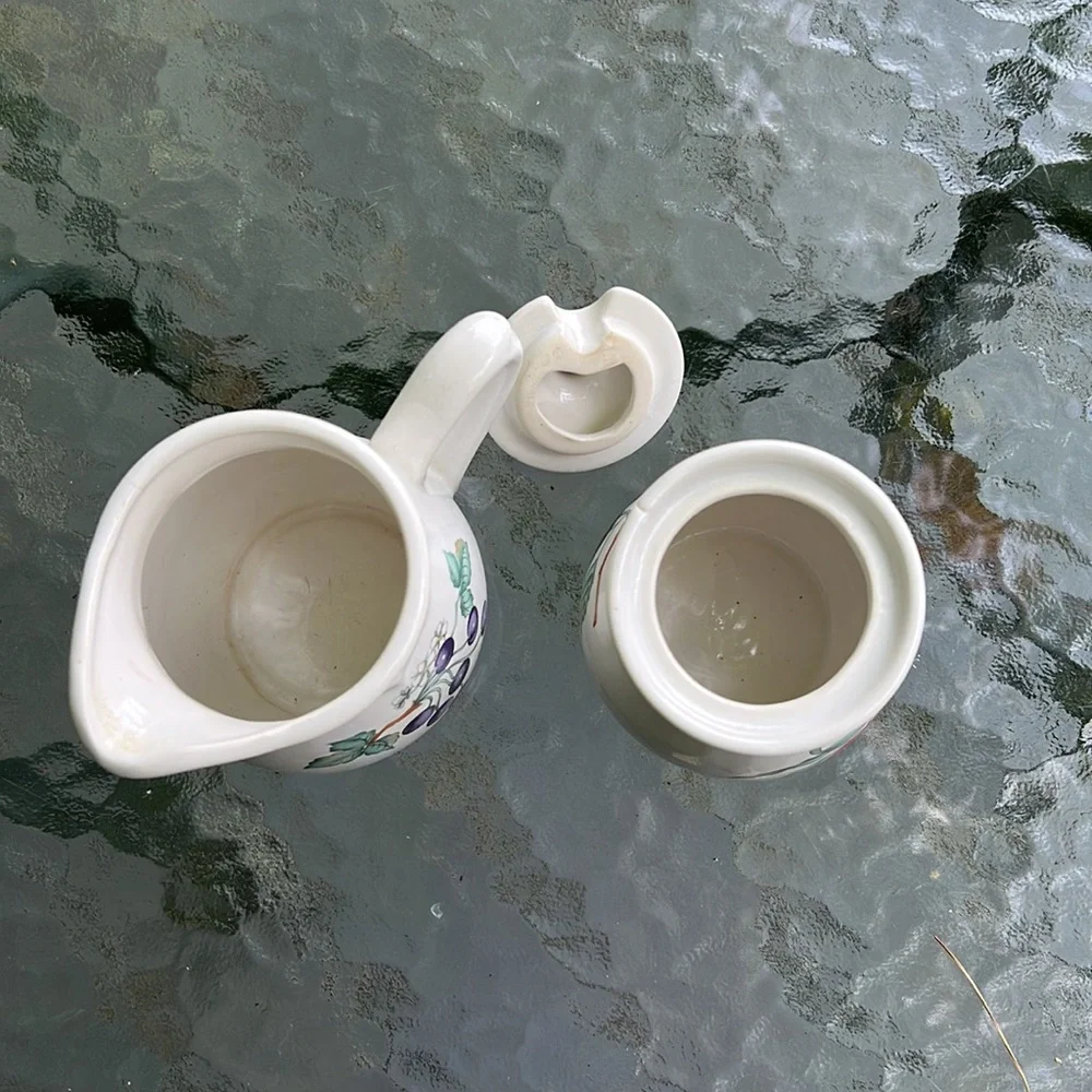 N/A white ceramic